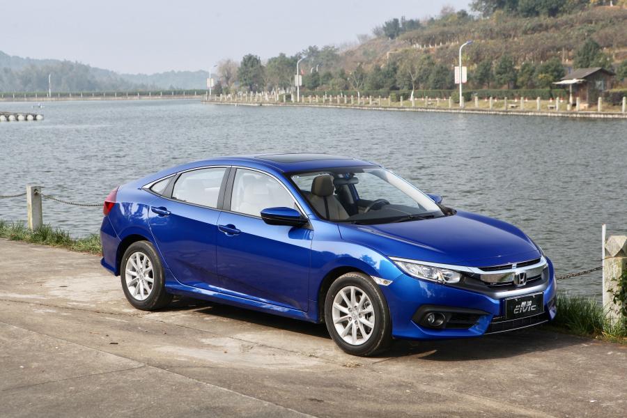  Honda Civic 2016 года  (CN) (фото 4 из 22)